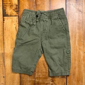 Gap size 12 to 18 mos cotton lightweight pants green roll up shorts summer